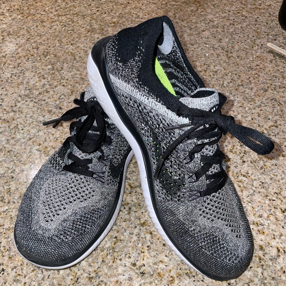 Nike Free Runs Flyknit